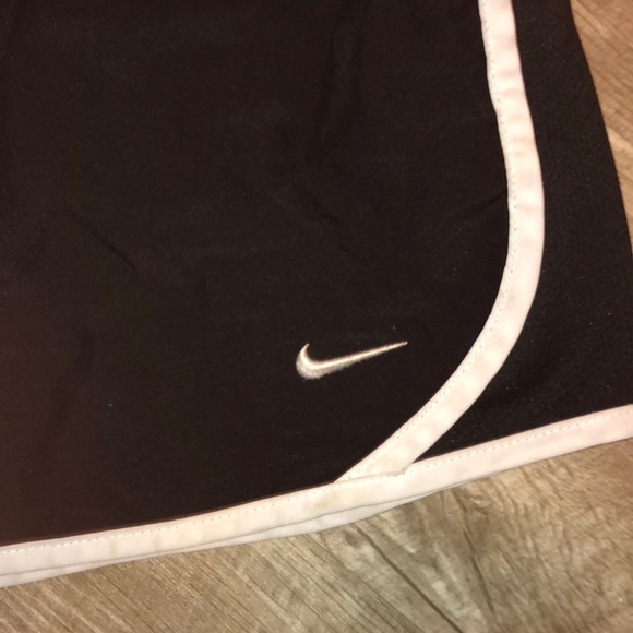Nike athletic shorts - Picture 3 of 4